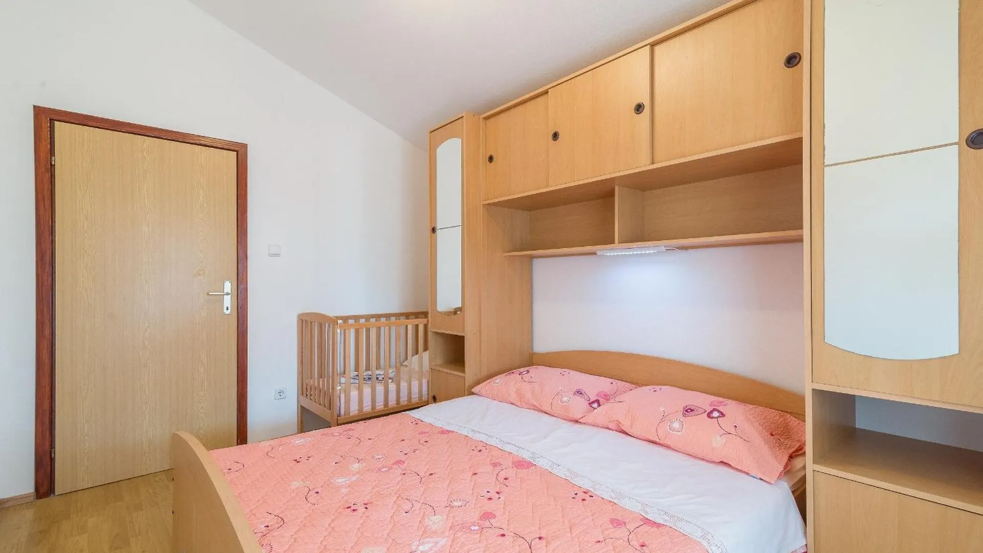 Apartments By The Sea Vir - 18533 Croatia